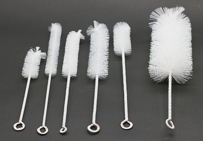 BRUSHES FOR BEAKER